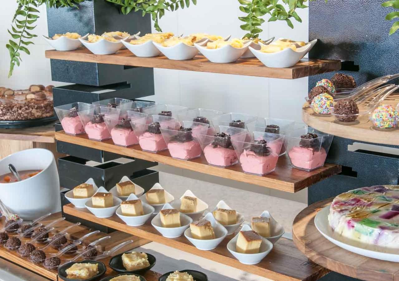 Enjoy Solar Das Aguas Park Resort Olímpia Exterior foto A dessert buffet
